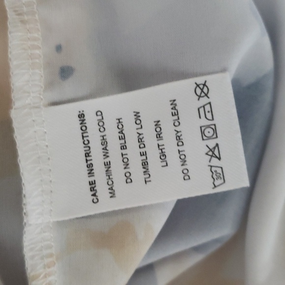 Long Sleeve Blouse White with Blue and Gold Floral Design Medium - Picture 6 of 7